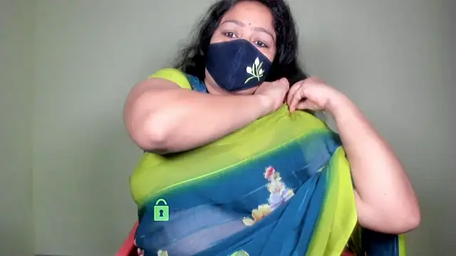 neelu-hoty online show from June 11, 2026, 1:41 pm