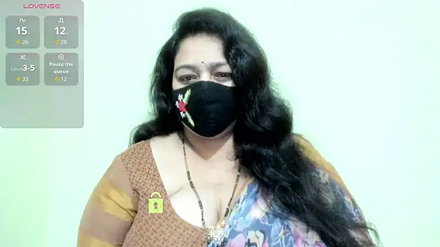 neelu-hoty online show from July 23, 2026, 2:14 pm