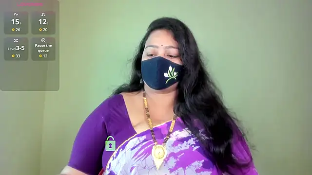 neelu-hoty online show from June 4, 2026, 9:25 am