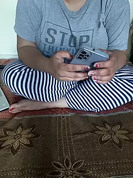 Snapshot of Diva_Kiara chatting on March 19, 2025, 12:45 pm Diva Kiara online show from March 19, 2025, 12:45 pm