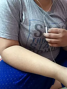 Snapshot of Diva_Kiara chatting on February 1, 2025, 4:46 am Diva Kiara online show from February 1, 2025, 4:46 am