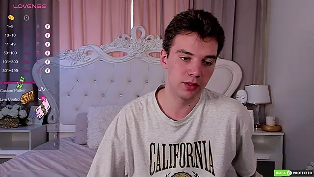 ArthurWhitee online show from September 24, 2025, 8:32 am