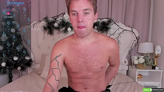 ArthurWhitee online show from December 21, 2025, 1:13 pm