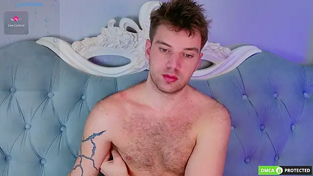 ArthurWhitee online show from April 5, 2026, 4:08 am