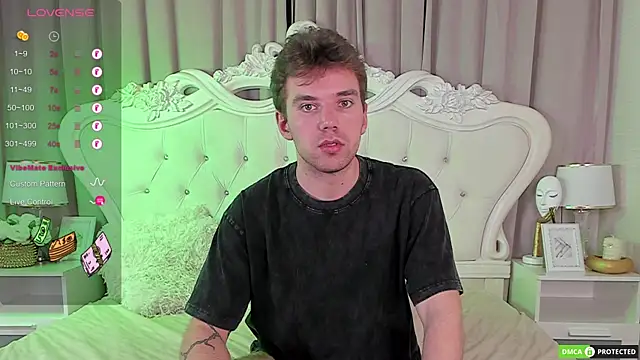 ArthurWhitee online show from October 9, 2025, 4:40 pm