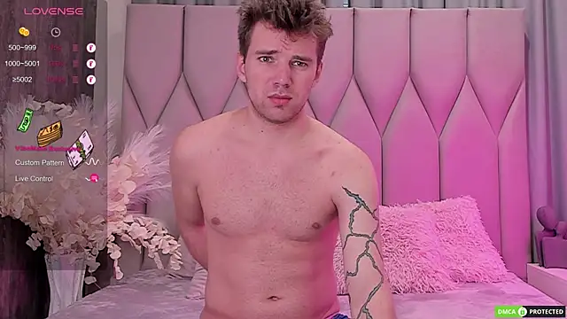 ArthurWhitee online show from September 22, 2025, 8:53 am