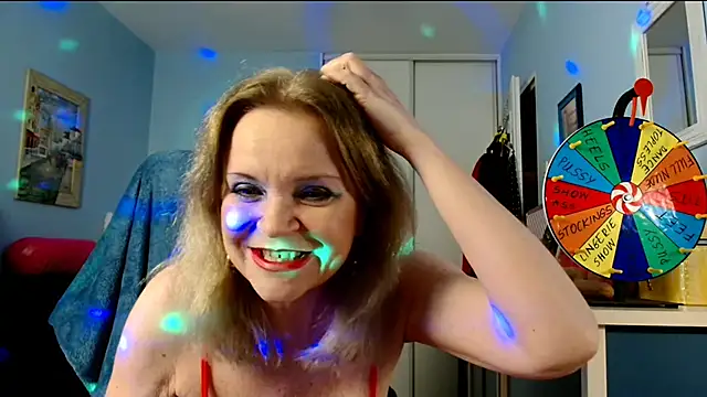 sexyjennyeu online show from December 17, 2025, 9:20 pm