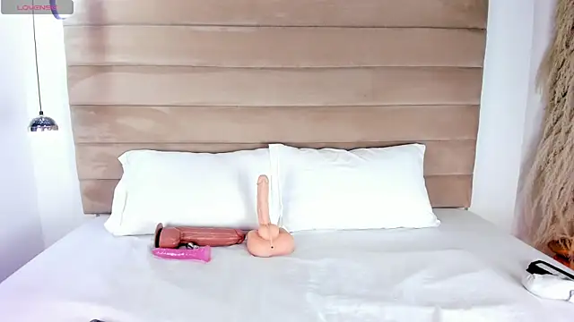 Snapshot of IsabellaJonns chatting on February 9, 2025, 4:25 am IsabellaJonns online show from February 9, 2025, 4:25 am