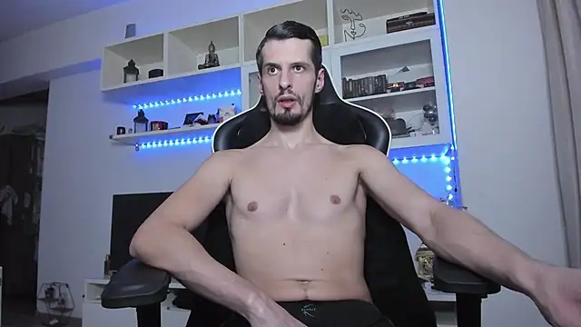 ToddClaytonn online show from October 28, 2025, 11:36 pm