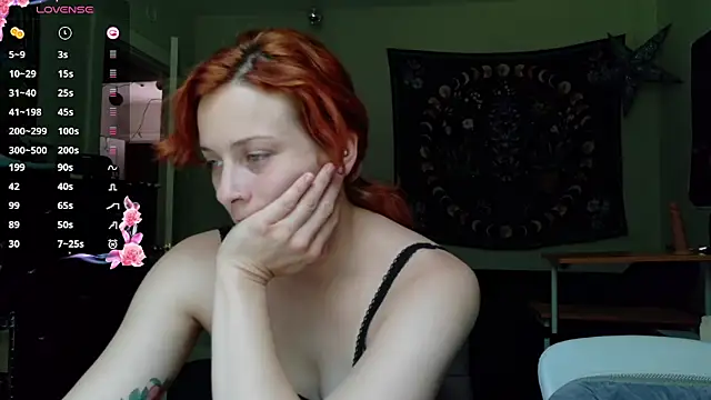 Snapshot of Aria_Fields chatting on July 31, 2026, 4:26 pm Aria Fields online show from July 31, 2026, 4:26 pm