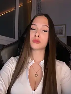 EricaWalls online show from April 13, 2026, 6:45 pm