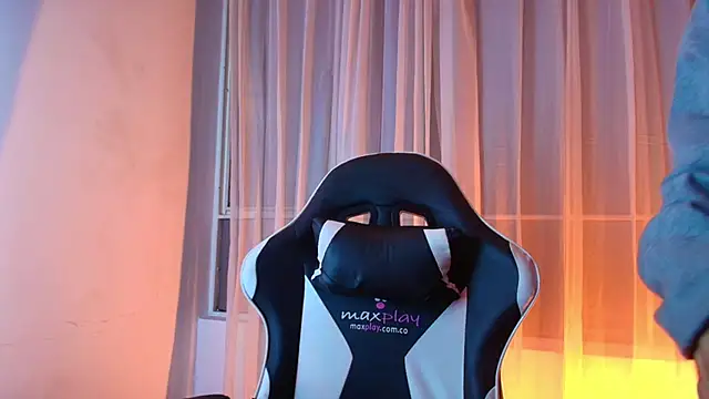 vanelope11 online show from March 1, 2026, 2:11 am