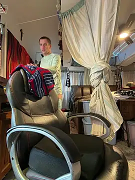 PeytonJohnn online show from February 4, 2026, 1:17 pm