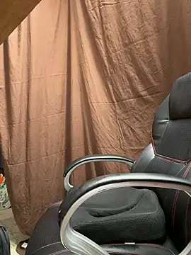 PeytonJohnn online show from February 13, 2026, 7:52 am