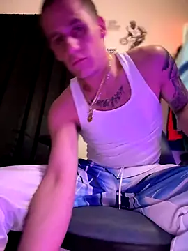 PeytonJohnn online show from November 13, 2025, 2:37 am