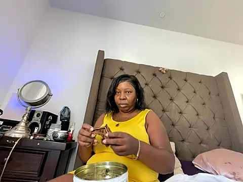 XXXLollipopsJuicy online show from October 30, 2025, 5:54 pm