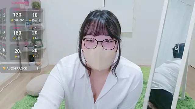 Snapshot of o-Aya-o chatting on November 7, 2025, 9:47 am o-Aya-o online show from November 7, 2025, 9:47 am