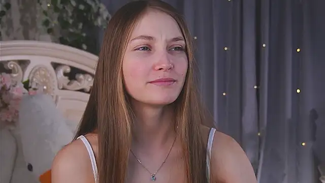 Snapshot of MonaEldon chatting on March 8, 2026, 3:10 am MonaEldon online show from March 8, 2026, 3:10 am