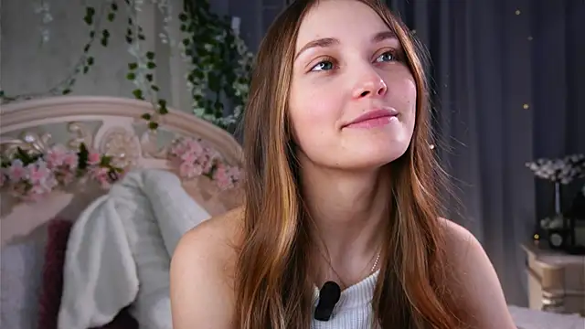 Snapshot of MonaEldon chatting on April 15, 2026, 2:50 am MonaEldon online show from April 15, 2026, 2:50 am