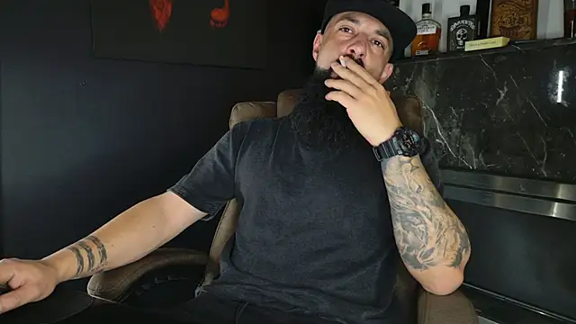 axxelrich  online show from November 10, 2025, 5:01 am