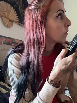 Snapshot of kriszy_baby chatting on March 13, 2025, 8:15 am kriszy baby online show from March 13, 2025, 8:15 am