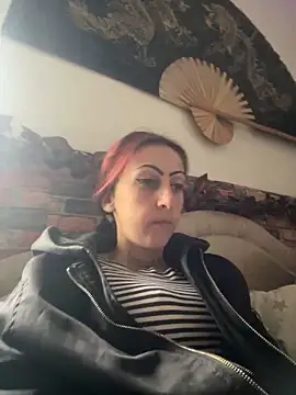 Snapshot of kriszy_baby chatting on March 11, 2025, 9:34 am kriszy baby online show from March 11, 2025, 9:34 am