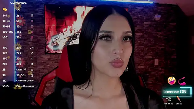 Charlotte greys online show from April 13, 2026, 11:42 pm