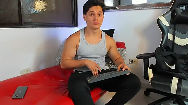 julian wallace online show from April 1, 2026, 3:42 pm