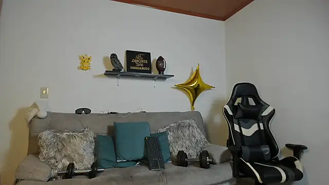 Snapshot of julian_wallace chatting on December 16, 2025, 9:52 pm julian wallace online show from December 16, 2025, 9:52 pm