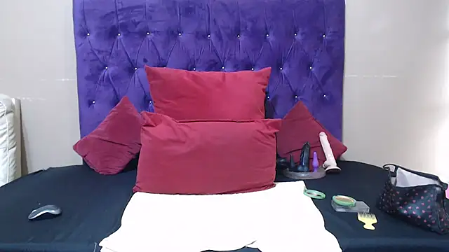 ManEaterxx29 online show from October 21, 2025, 5:18 am