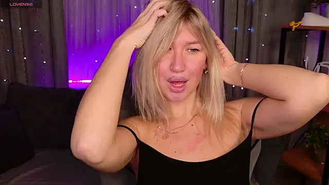 MilaBott online show from November 29, 2025, 9:15 pm