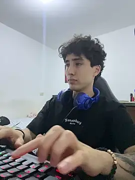 gojo satoru 18 online show from April 13, 2026, 3:32 am