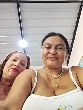 Snapshot of Horny-Mommy-Dirty chatting on April 19, 2026, 2:29 pm Horny-Mommy-Dirty online show from April 19, 2026, 2:29 pm