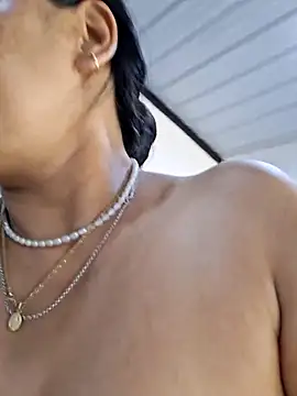 Snapshot of Horny-Mommy-Dirty chatting on April 22, 2026, 1:18 pm Horny-Mommy-Dirty online show from April 22, 2026, 1:18 pm