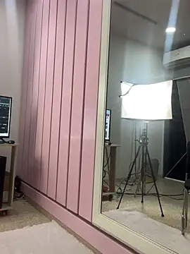 GabrielaLugo online show from December 17, 2025, 11:37 am