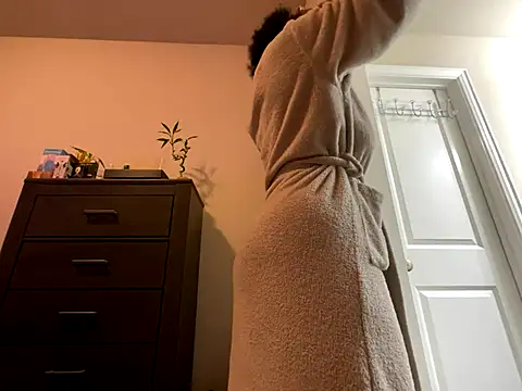 wynterheat online show from November 15, 2025, 5:33 am