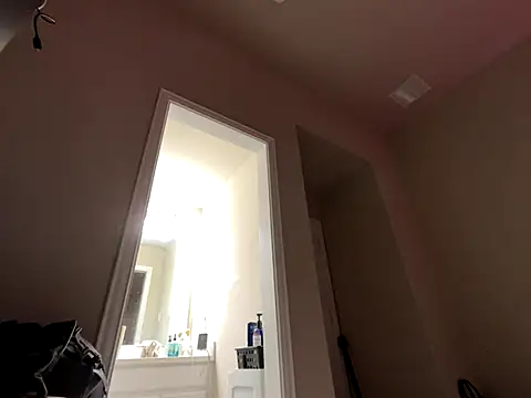 wynterheat online show from September 10, 2025, 5:39 am