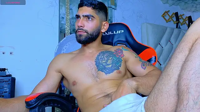 Rich boy01 online show from February 12, 2026, 4:29 pm