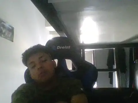 mateomalp675 90 online show from April 8, 2026, 5:58 pm