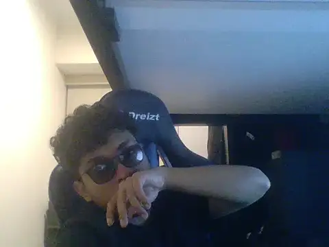 mateomalp675 90 online show from March 26, 2026, 4:44 am
