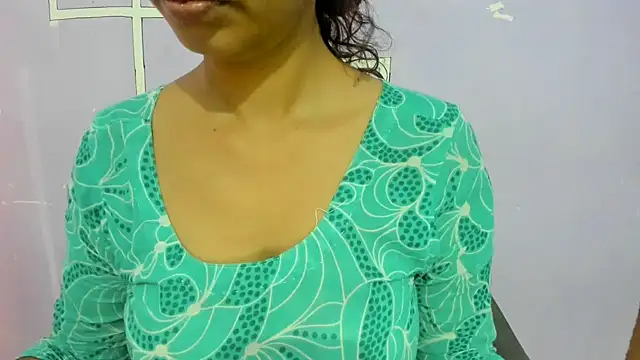 aarjulove online show from September 13, 2025, 8:36 am