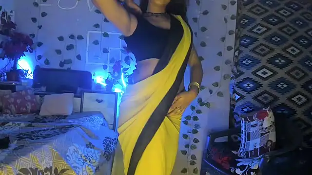 aarjulove online show from July 28, 2026, 3:21 pm