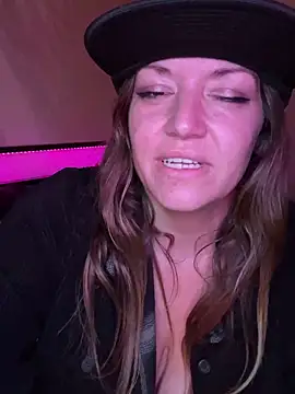 Snapshot of SummerV91 chatting on February 8, 2026, 3:48 am SummerV91 online show from February 8, 2026, 3:48 am