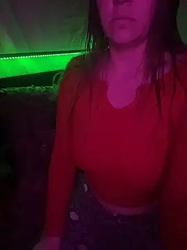 Snapshot of SummerV91 chatting on February 17, 2026, 6:44 am SummerV91 online show from February 17, 2026, 6:44 am