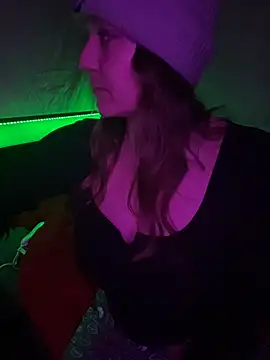 Snapshot of SummerV91 chatting on February 17, 2026, 6:49 pm SummerV91 online show from February 17, 2026, 6:49 pm