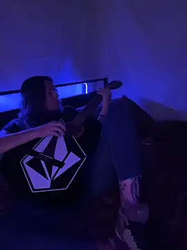 Snapshot of SummerV91 chatting on March 5, 2026, 4:31 am SummerV91 online show from March 5, 2026, 4:31 am