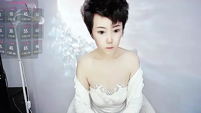 9ering-Er online show from October 31, 2025, 9:00 pm