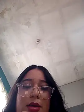 Snapshot of Leslydeleon23 chatting on September 17, 2025, 10:23 pm Leslydeleon23 online show from September 17, 2025, 10:23 pm