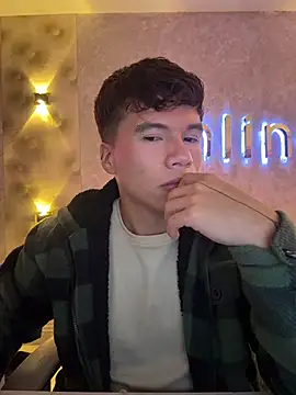 Logan smith1 online show from February 3, 2026, 5:49 am