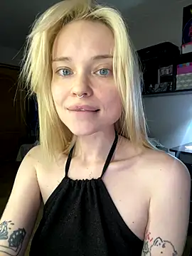 Snapshot of dollfromvenus chatting on November 15, 2025, 9:41 pm dollfromvenus online show from November 15, 2025, 9:41 pm